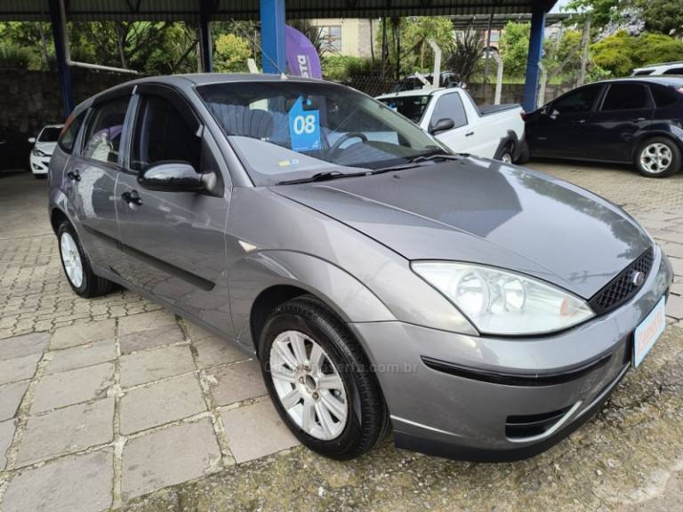 FORD - FOCUS - 2007/2008 - Cinza - R$ 27.900,00