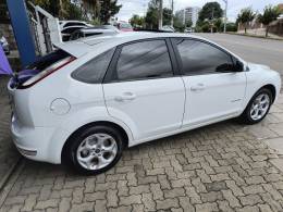 FORD - FOCUS - 2011/2011 - Branca - R$ 53.500,00