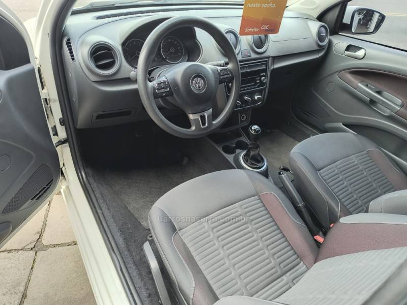 VOLKSWAGEN - SAVEIRO - 2015/2016 - Branca - R$ 69.000,00