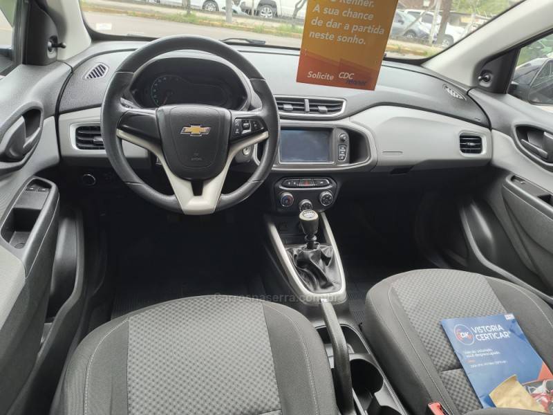CHEVROLET - ONIX - 2017/2018 - Preta - R$ 58.500,00