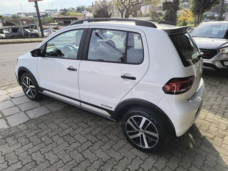 VOLKSWAGEN - FOX - 2018/2019 - Branca - R$ 64.000,00