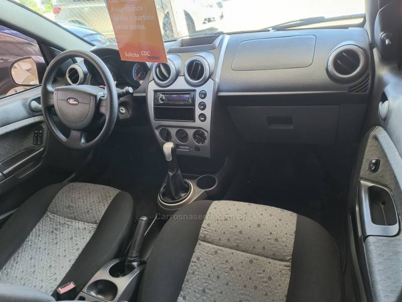 FORD - FIESTA - 2013/2014 - Preta - R$ 38.000,00