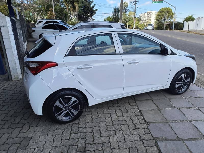 HYUNDAI - HB20 - 2015/2015 - Branca - R$ 39.000,00