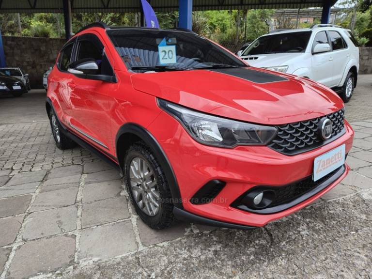 FIAT - ARGO - 2019/2020 - Vermelha - R$ 70.000,00