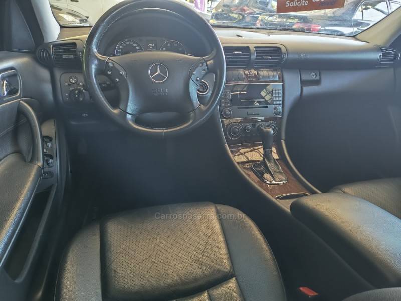 MERCEDES-BENZ - C 180 K - 2005/2006 - Preta - R$ 57.000,00