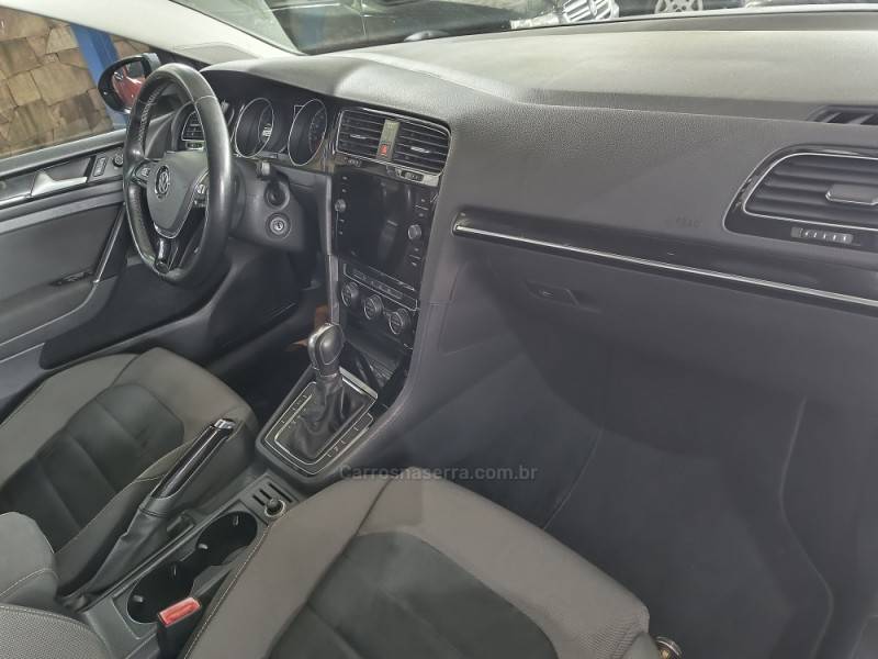 VOLKSWAGEN - GOLF - 2014/2015 - Branca - R$ 79.900,00