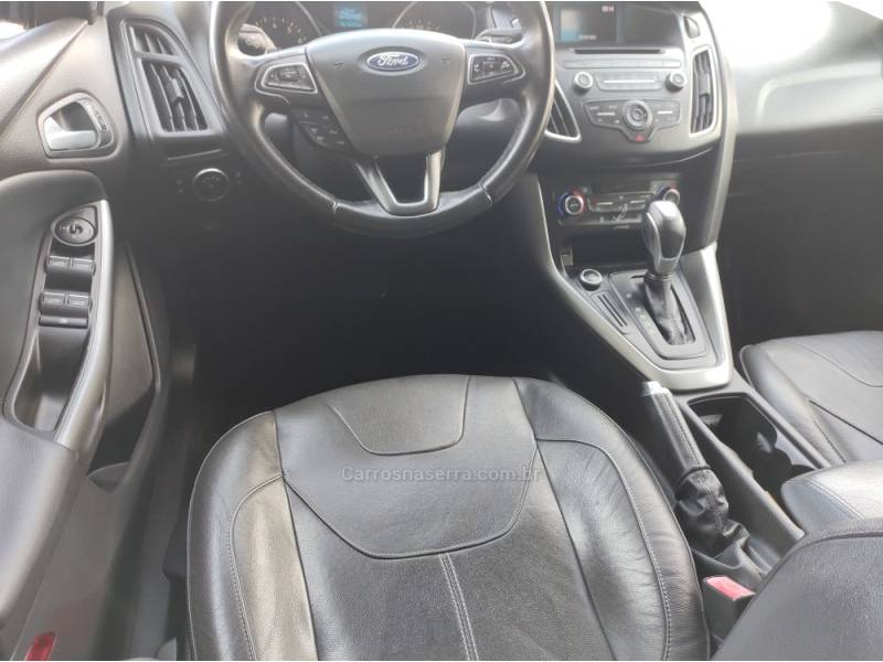 FORD - FOCUS - 2016/2016 - Branca - R$ 62.900,00