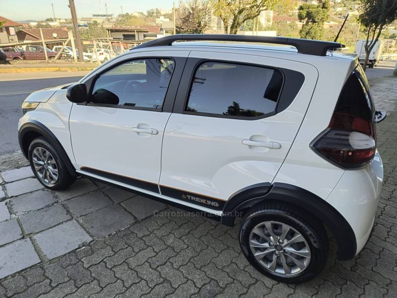 FIAT - MOBI - 2023/2024 - Branca - R$ 64.000,00