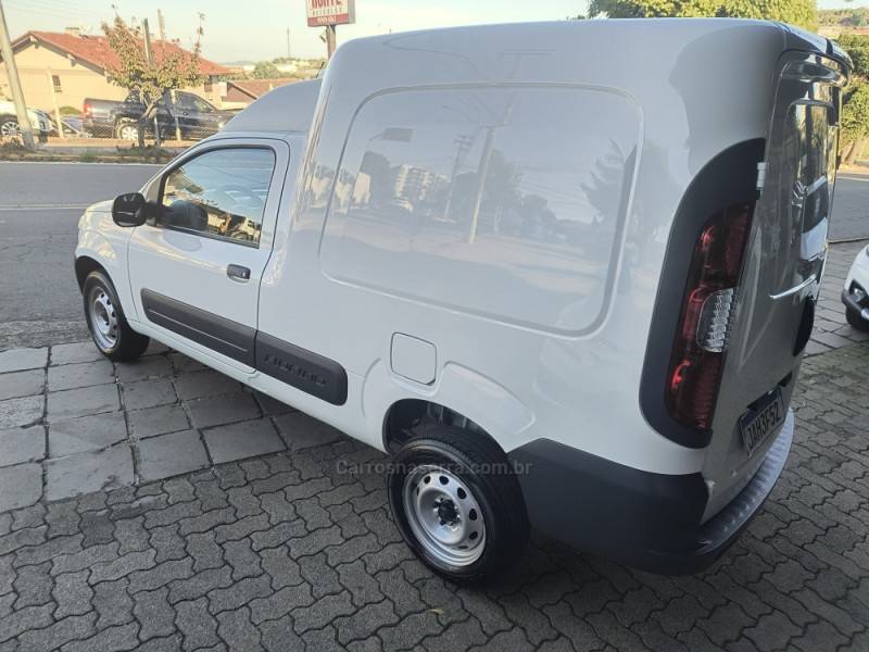 FIAT - FIORINO - 2020/2021 - Branca - R$ 78.000,00