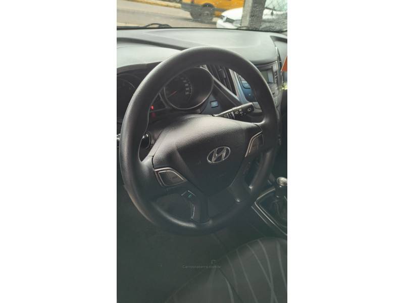 HYUNDAI - HB20 - 2015/2015 - Branca - R$ 39.000,00