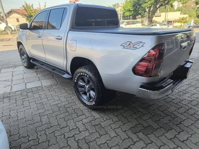 TOYOTA - HILUX - 2016/2016 - Prata - R$ 168.000,00