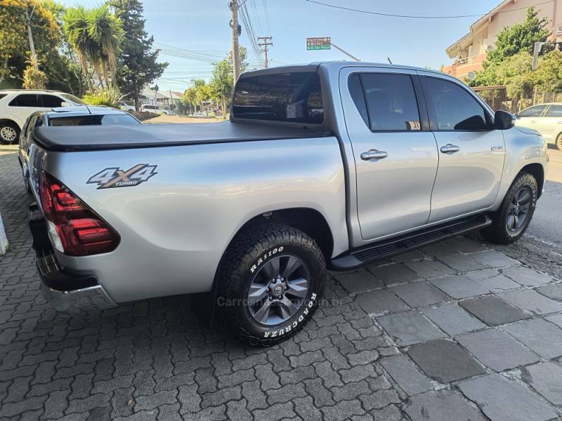 TOYOTA - HILUX - 2016/2016 - Prata - R$ 168.000,00