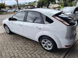 FORD - FOCUS - 2011/2011 - Branca - R$ 53.500,00