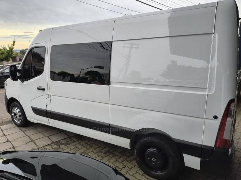 RENAULT - MASTER - 2023/2024 - Branca - R$ 250.000,00