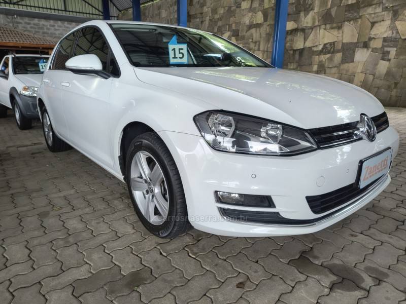 VOLKSWAGEN - GOLF - 2014/2015 - Branca - R$ 79.900,00