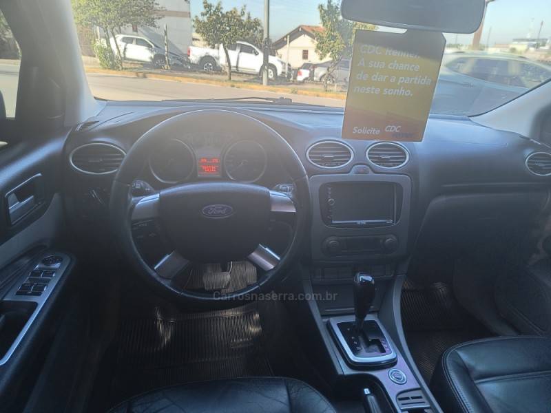 FORD - FOCUS - 2013/2013 - Branca - R$ 54.500,00