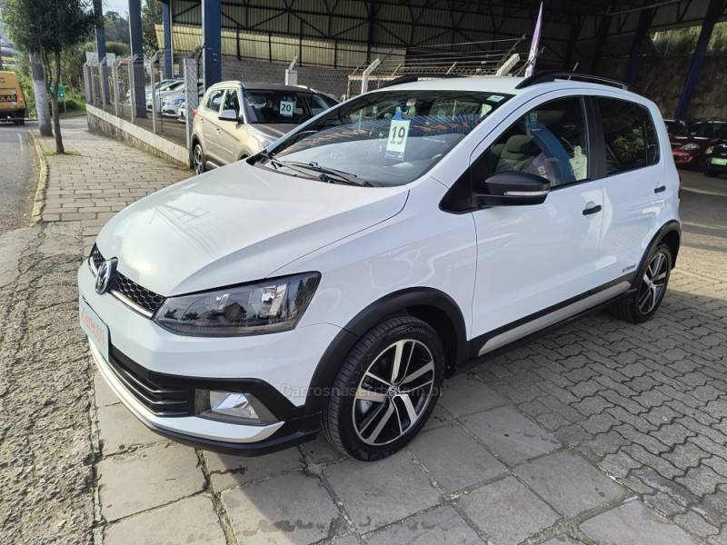 VOLKSWAGEN - FOX - 2018/2019 - Branca - R$ 64.000,00
