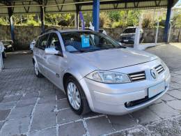 RENAULT - MÉGANE - 2011/2012 - Prata - R$ 35.000,00