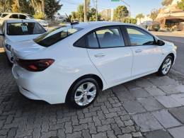 CHEVROLET - ONIX - 2022/2023 - Branca - R$ 84.900,00