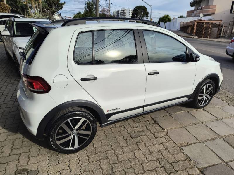 VOLKSWAGEN - FOX - 2018/2019 - Branca - R$ 64.000,00