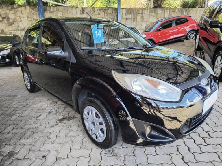 FORD - FIESTA - 2013/2014 - Preta - R$ 38.000,00