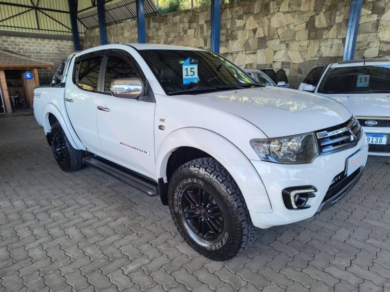 MITSUBISHI - L200 TRITON - 2014/2015 - Branca - R$ 126.990,00