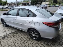 TOYOTA - YARIS - 2019/2019 - Prata - R$ 77.000,00