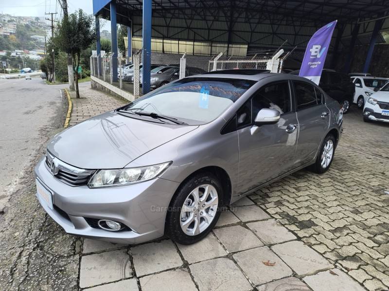 HONDA - CIVIC - 2013/2014 - Cinza - R$ 67.000,00