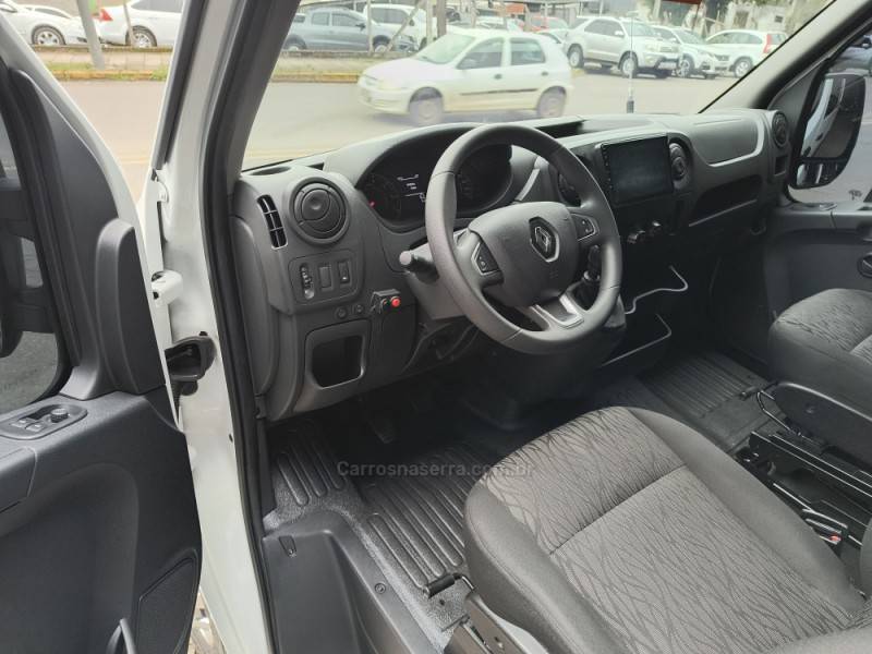 RENAULT - MASTER - 2023/2024 - Branca - R$ 250.000,00
