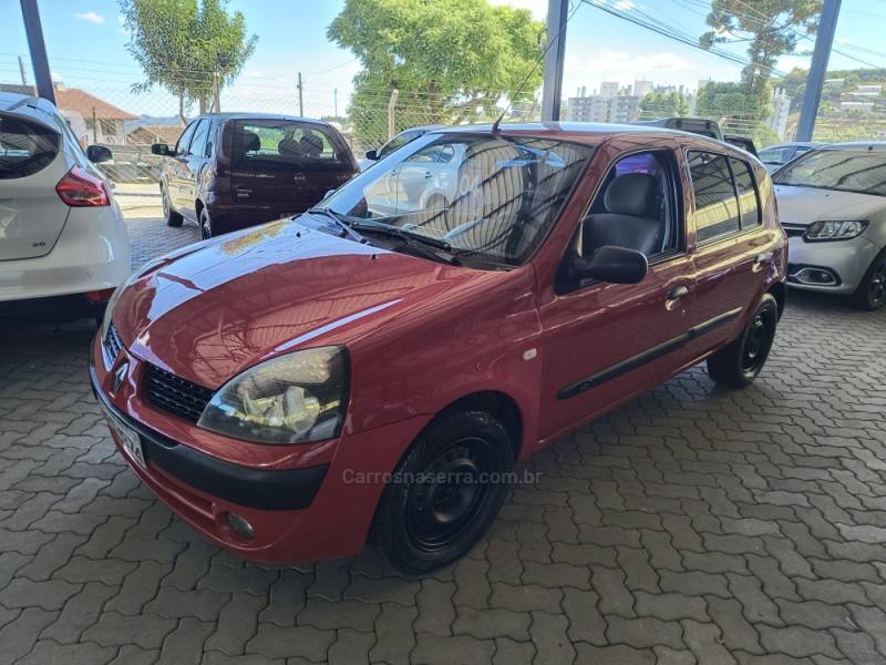 RENAULT - CLIO - 2004/2004 - Vermelha - R$ 17.500,00