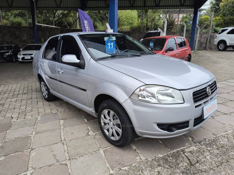 FIAT - SIENA - 2011/2011 - Prata - R$ 27.000,00