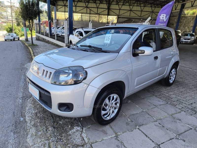 FIAT - UNO - 2016/2016 - Prata - R$ 36.000,00