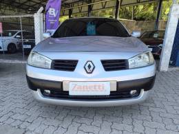 RENAULT - MÉGANE - 2008/2009 - Prata - R$ 29.000,00