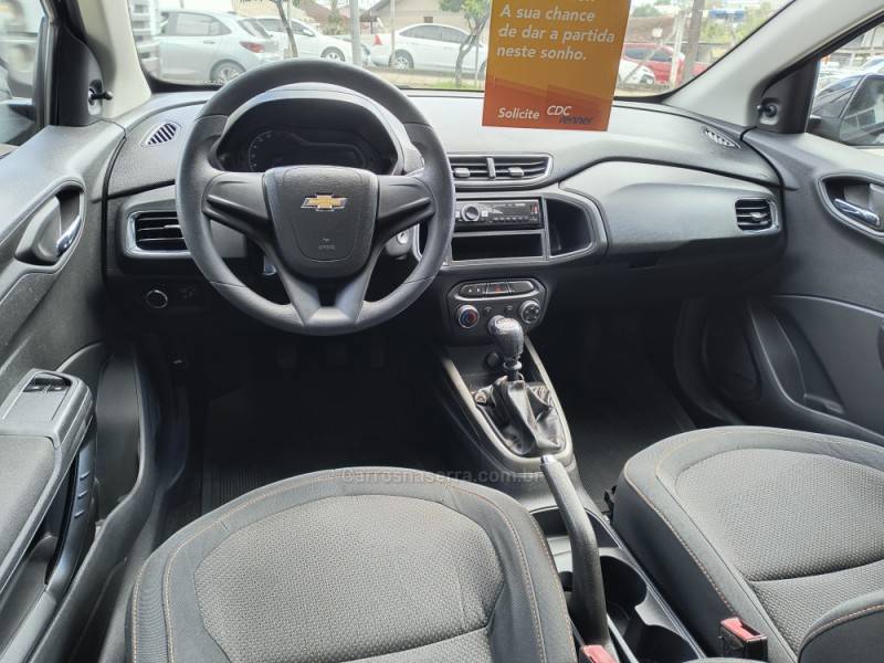 CHEVROLET - ONIX - 2013/2013 - Preta - R$ 44.000,00