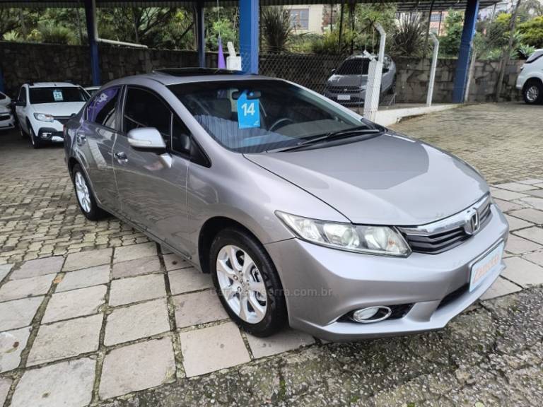 HONDA - CIVIC - 2013/2014 - Cinza - R$ 67.000,00