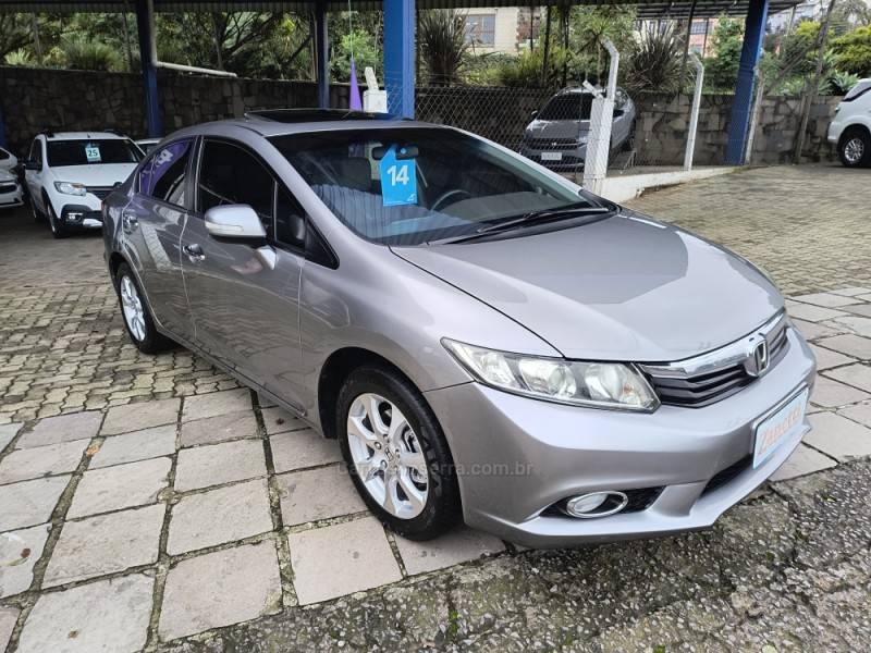 HONDA - CIVIC - 2013/2014 - Cinza - R$ 67.000,00