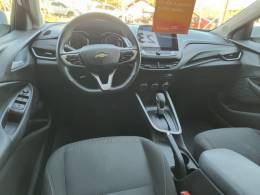 CHEVROLET - ONIX - 2022/2023 - Branca - R$ 84.900,00