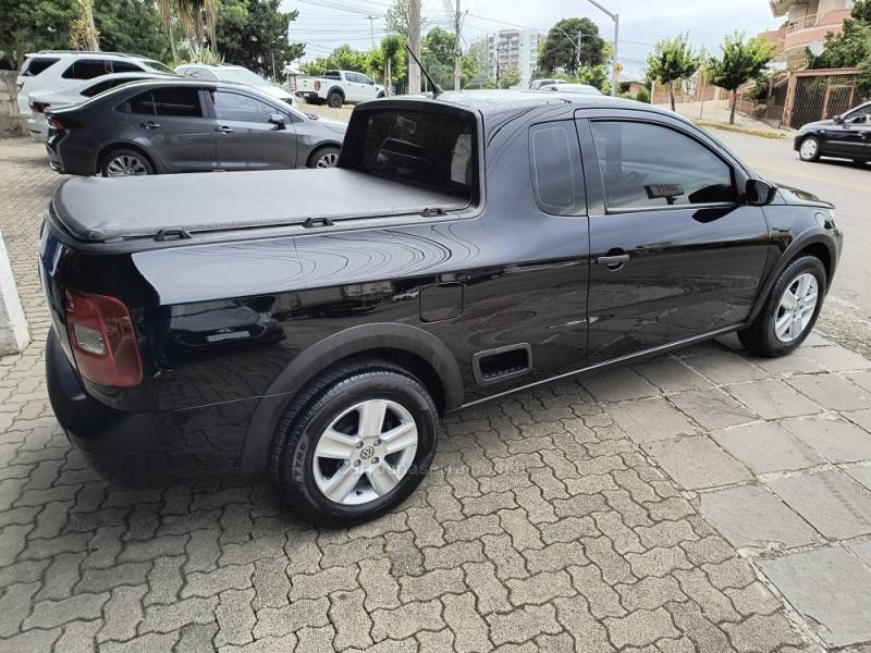 VOLKSWAGEN - SAVEIRO - 2011/2011 - Preta - R$ 42.500,00