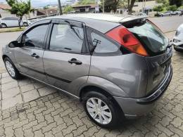FORD - FOCUS - 2007/2008 - Cinza - R$ 27.900,00